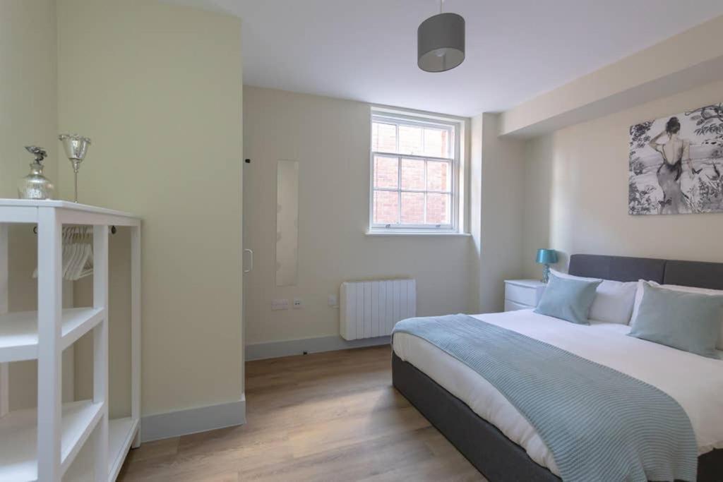 Hereford City Centre - Apartment 4, Isabella House - Modern Apartment In The Heart Of The City - Sleeps 4 Guests - Hosted By Rentmyhouse Екстер'єр фото