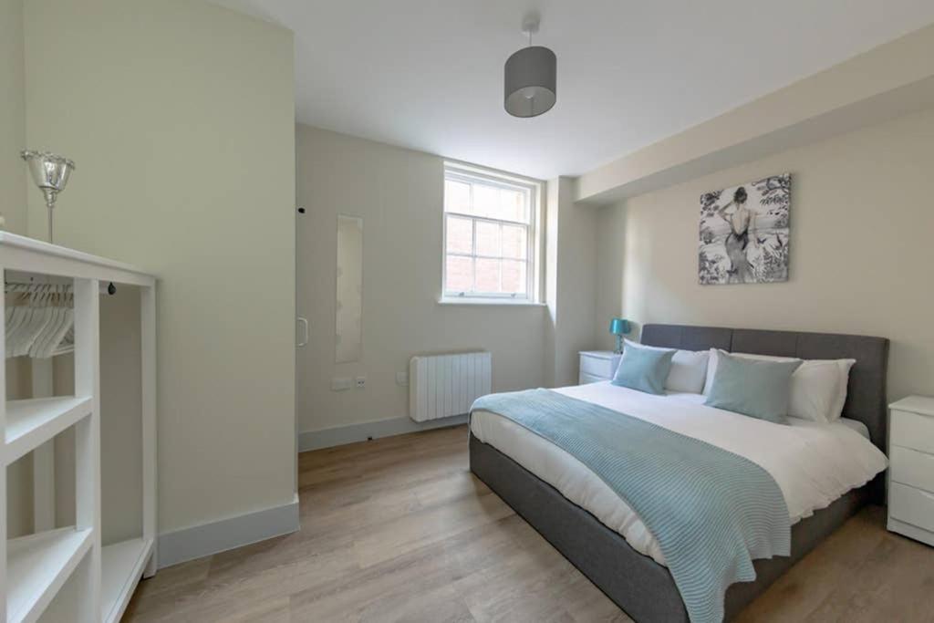 Hereford City Centre - Apartment 4, Isabella House - Modern Apartment In The Heart Of The City - Sleeps 4 Guests - Hosted By Rentmyhouse Екстер'єр фото
